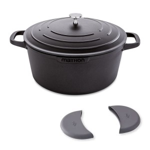 Lot cocotte légère ronde en fonte d'aluminium 28 cm coloris noir et deux maniques silicone Mathon