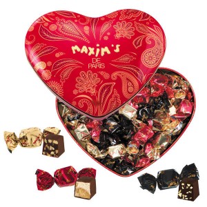 Grand cœur garni de chocolats noirs et lait - Maxim's - Boîte métal rouge 180g